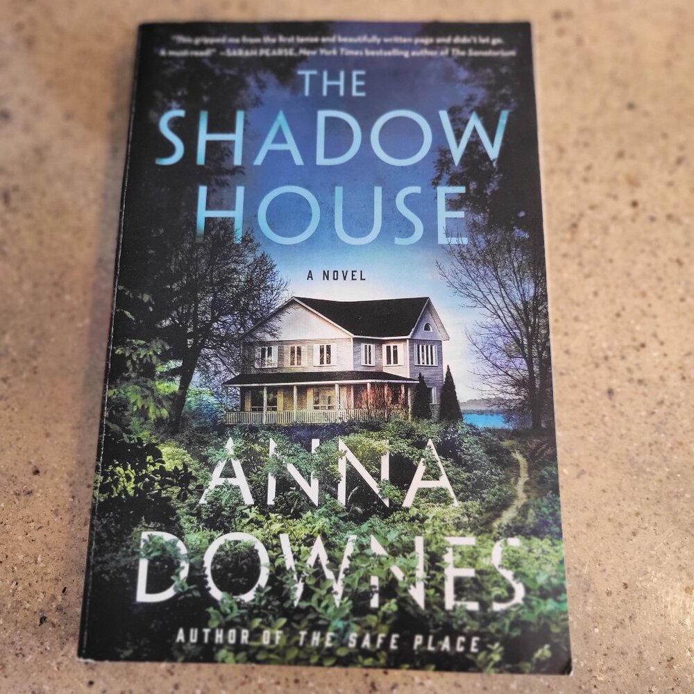 THE SHADOW HOUSE - ANNA DOWNES - GUC PAPERBACK THRILLER NOVEL